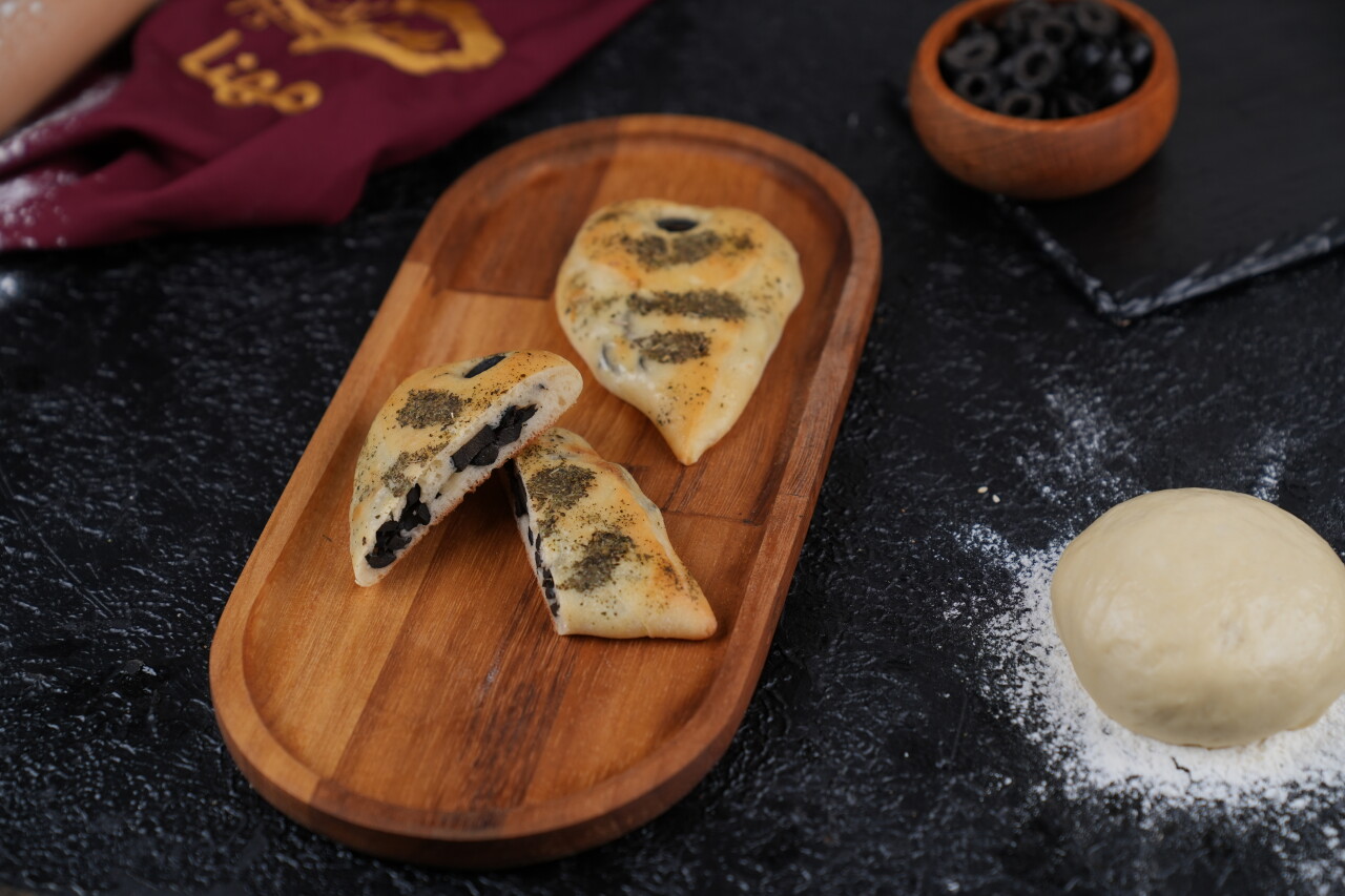 فطيرة زعتر زيتون